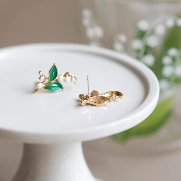 NWT lily of the valley earrings - Picture 6 of 8